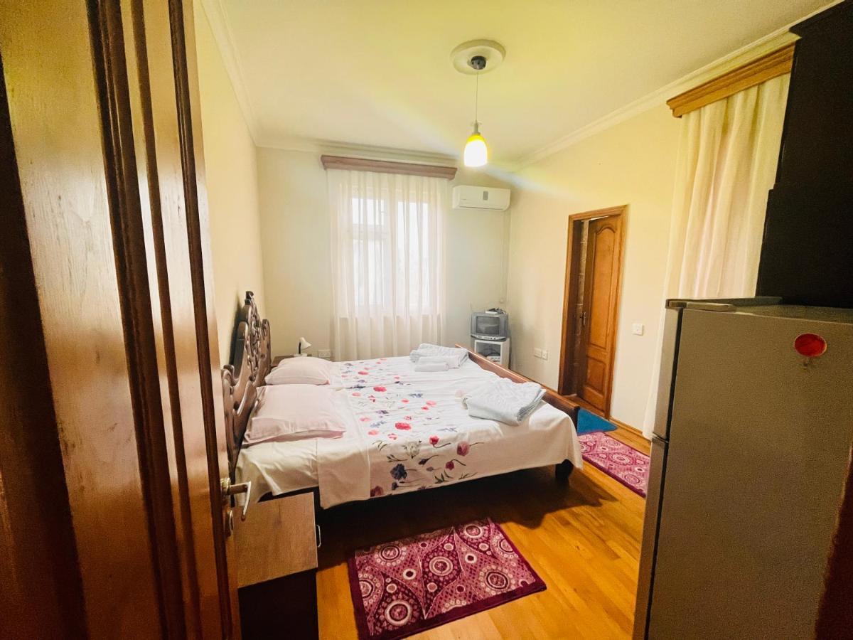 Dato'S Guesthouse Makhinjauri Exteriör bild