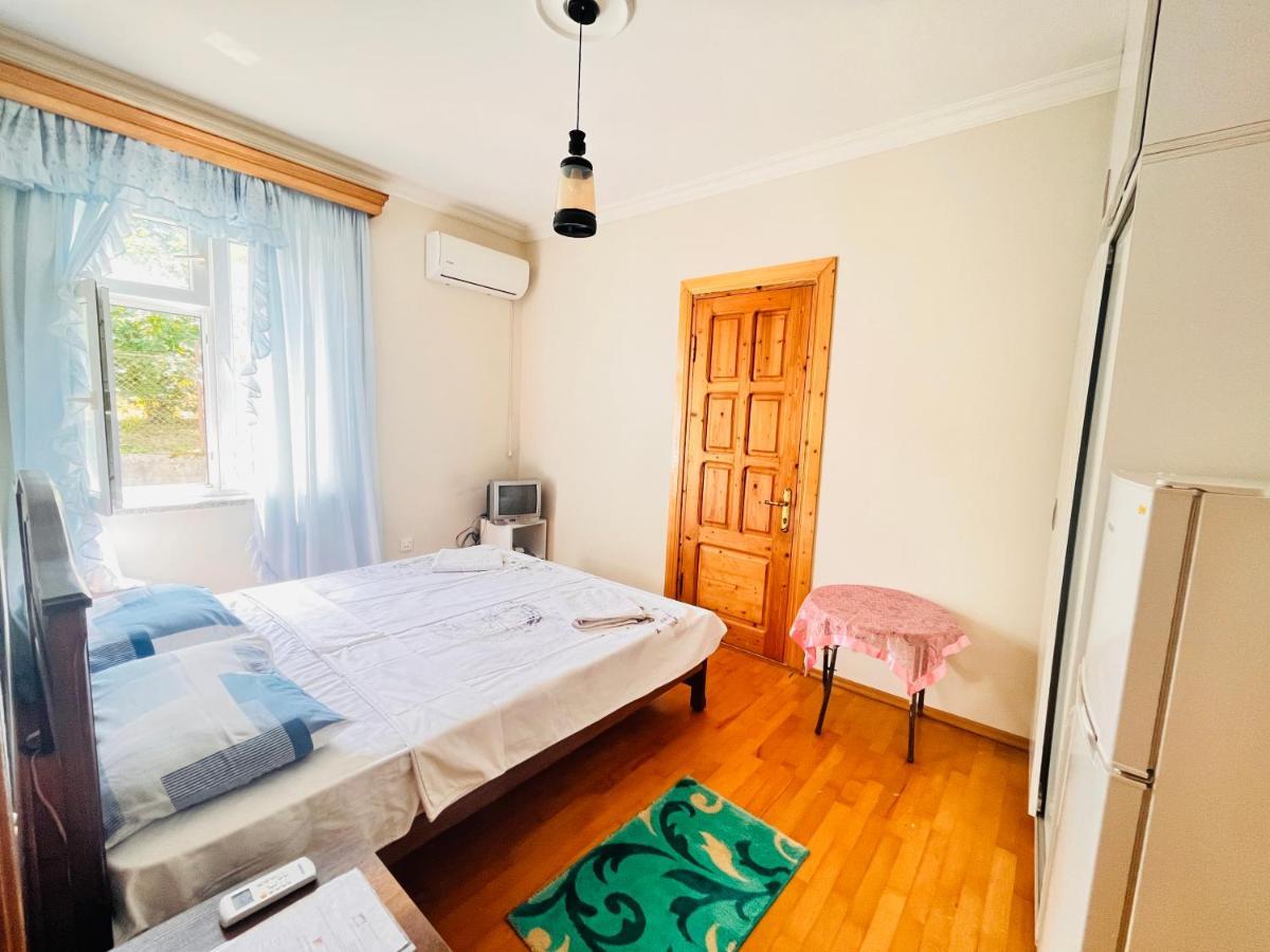 Dato'S Guesthouse Makhinjauri Exteriör bild